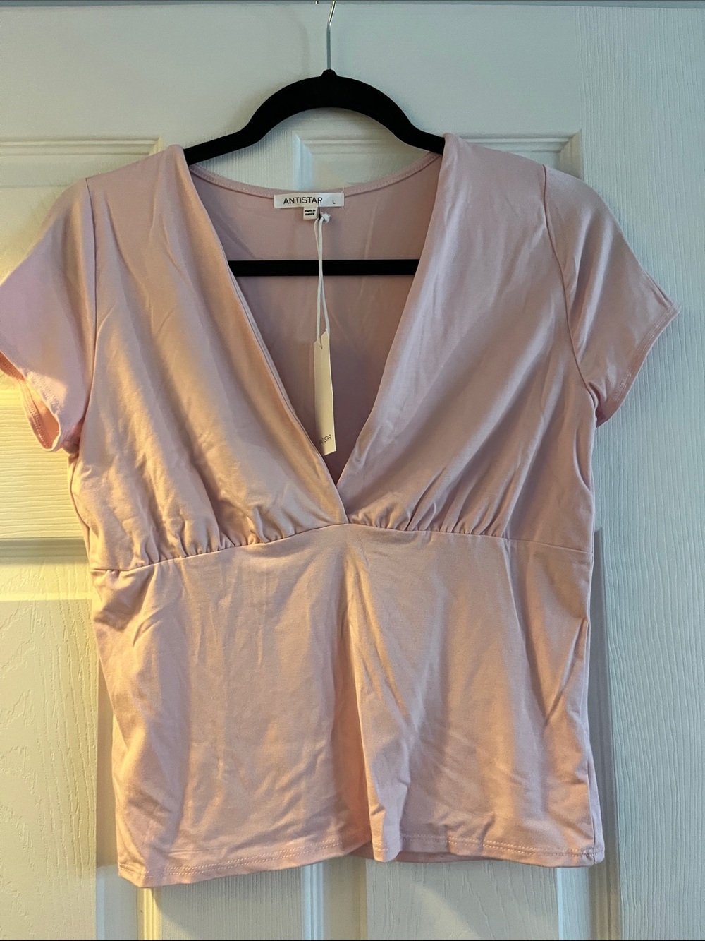Women's Light Pink V-Neck Short Sleeve Top
